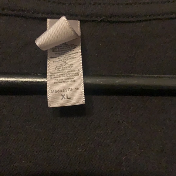 Like new xl t-shirt. I’m unsure of the brand - Picture 3 of 3